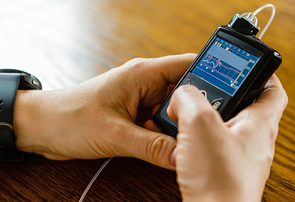 Man using insulin pump