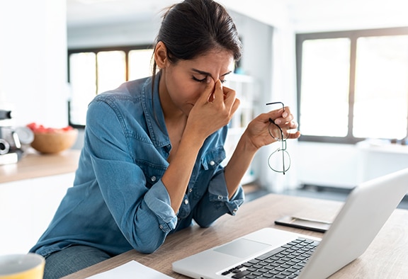 Woman-feeling-diabetes-stress